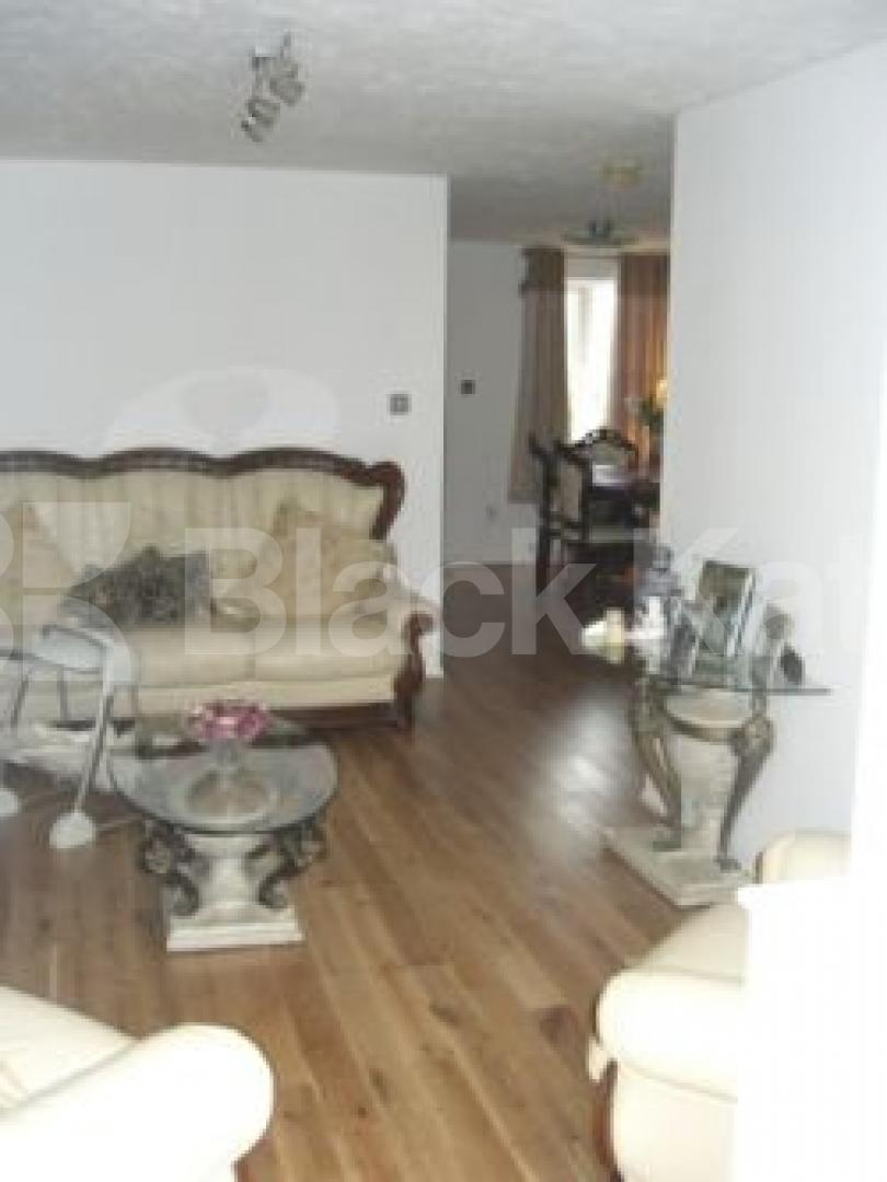 			4 Bedroom, 1 bath, 1 reception Flat			 Brendon Grove, EAST FINCHLEY